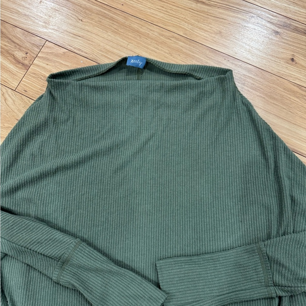 Green Ribbed Top - Picture 2 of 3